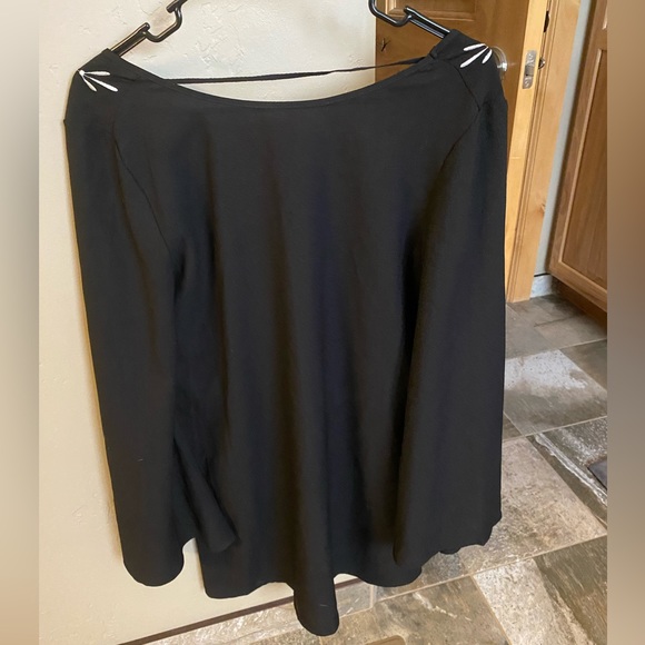 Nasty Gal| Small| NWOT| Black Flowy dress/top| Great Condition. - Picture 2 of 4